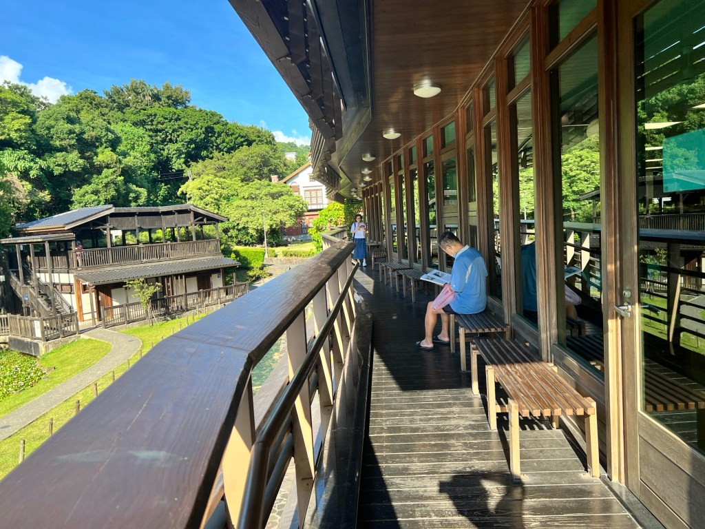 台北新北投站人文美食半日遊：台北市立圖書館北投分館、早安勇士早午餐